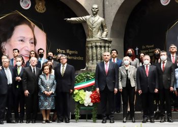 Asiste Rutilio Escandón a entrega de la Medalla de Honor Belisario Domínguez a Ifigenia Martínez y Manuel Velasco-Suárez