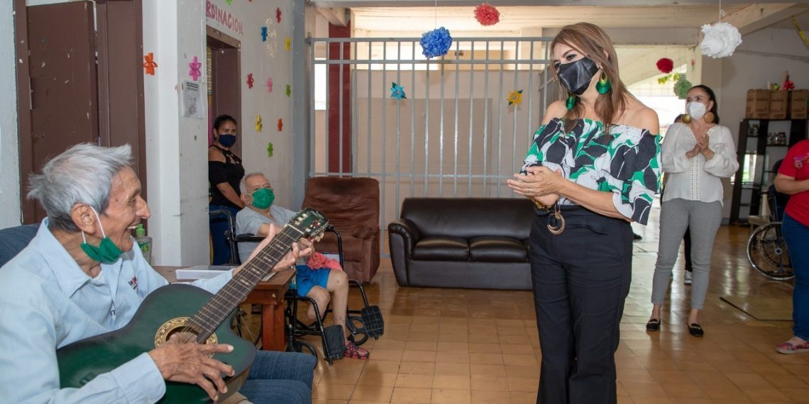 RATIFICA ROSY URBINA COMPROMISO CON GRUPOS VULNERABLES