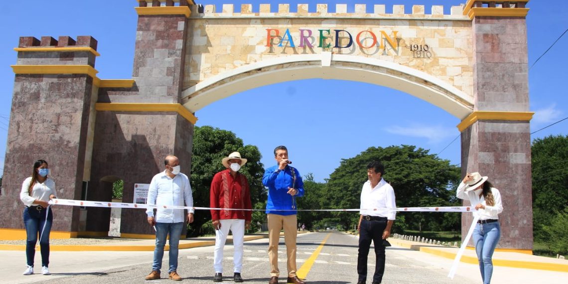 Inaugura Rutilio Escandón construcción del acceso principal a Bahía de Paredón, en Tonalá