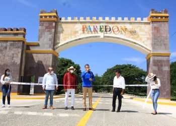 Inaugura Rutilio Escandón construcción del acceso principal a Bahía de Paredón, en Tonalá