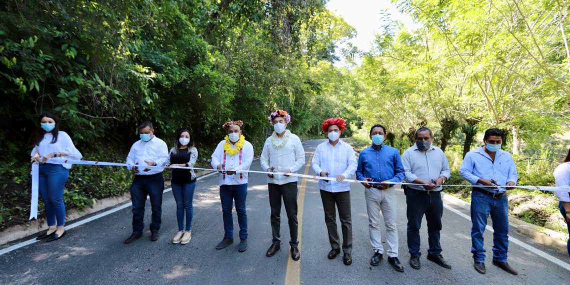 Entrega Rutilio Escandón el camino Ocozocoautla- Apic Pac, con una inversión cercana a los 64 mdp