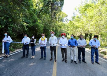 Entrega Rutilio Escandón el camino Ocozocoautla- Apic Pac, con una inversión cercana a los 64 mdp