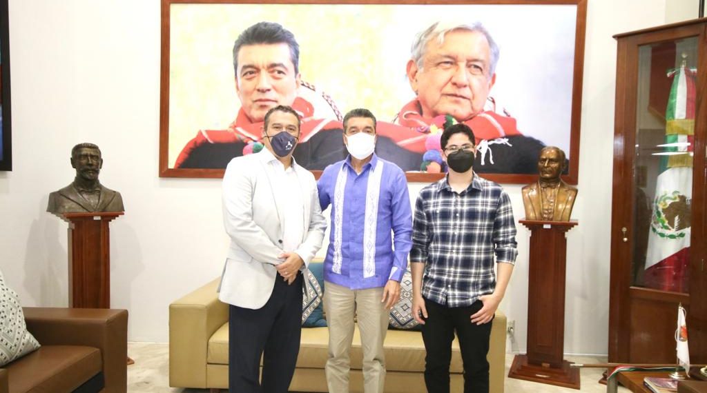 Se reúne Rutilio Escandón con Luis Enrique Velasco Velázquez, científico chiapaneco de la NASA