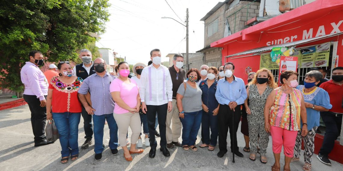 Inaugura Rutilio Escandón pavimentación de calles en colonias Caleras Maciel y Albania Baja de Tuxtla Gutiérrez