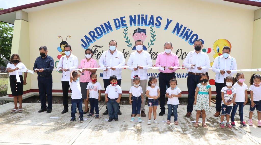 En Pichucalco, Rutilio Escandón inaugura espacios educativos dignos, seguros y funcionales