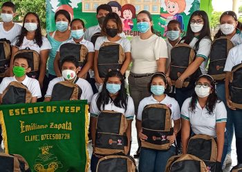 Nico Noriega replica en Mapastepec programa estatal “Todos a la escuela”