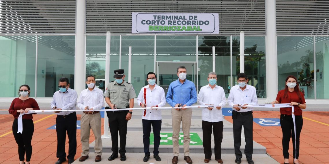 Rutilio Escandón reinaugura la Terminal de Corto Recorrido de Berriozábal