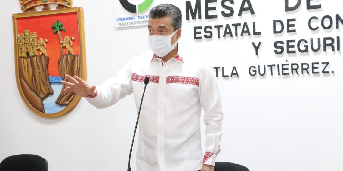 Llama Rutilio Escandón a vacunarse y no bajar la guardia ante el COVID-19