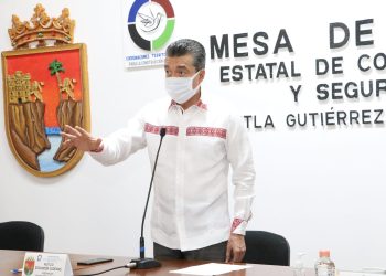 Llama Rutilio Escandón a vacunarse y no bajar la guardia ante el COVID-19