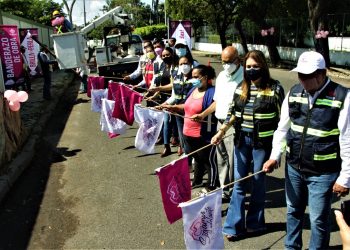 ROSY URBINA DA BANDERAZO A CONSTRUCCIÓN DE ALUMBRADO PÚBLICO EN LA COLONIA 16 DE SEPTIEMBRE
