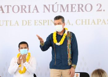 En Ocozocoautla, Rutilio Escandón beneficia con laboratorio, obras y equipamiento a la Preparatoria No. 2