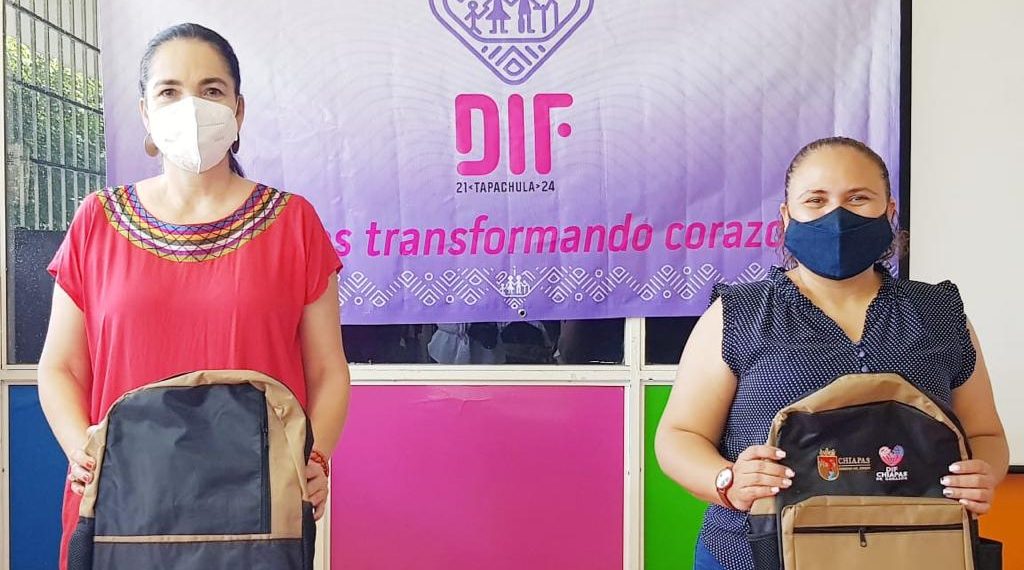 DIF TAPACHULA ENTREGA APOYOS ESCOLARES