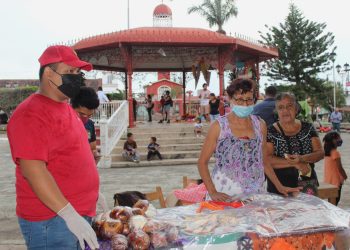 DIF Tuxtla Chico celebra el Día de Muertos con muestra gastronómica