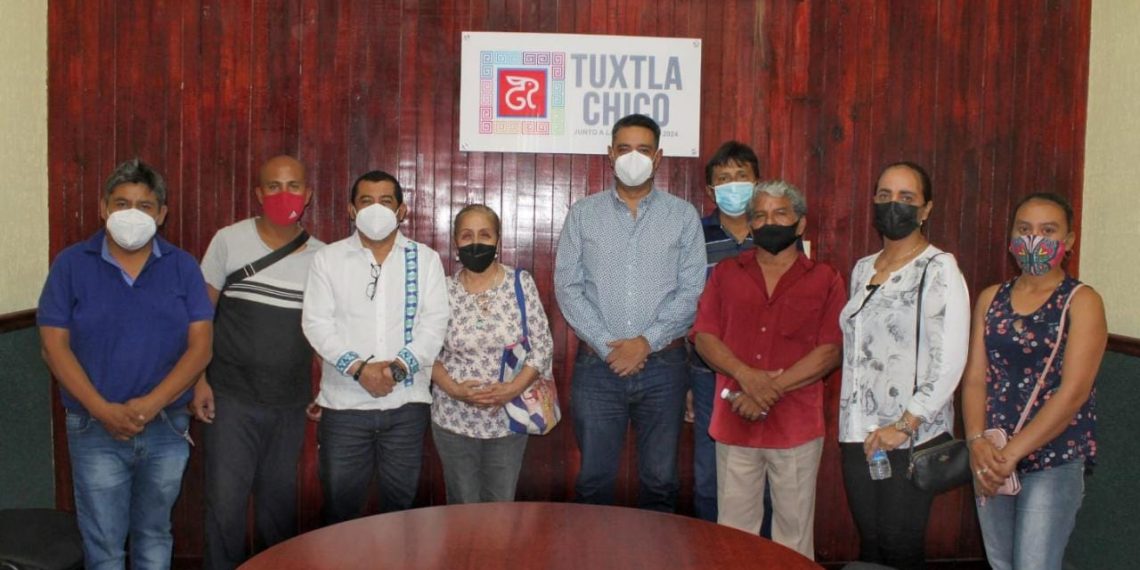 Julio Gamboa sostiene reunión de trabajo con el Director General de la Promotora de Vivienda Chiapas, Fredy Escobar Sánchez.