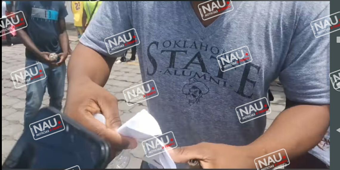 Activistas engañan a migrantes con supuestos amparos para transitar por territorio mexicano.