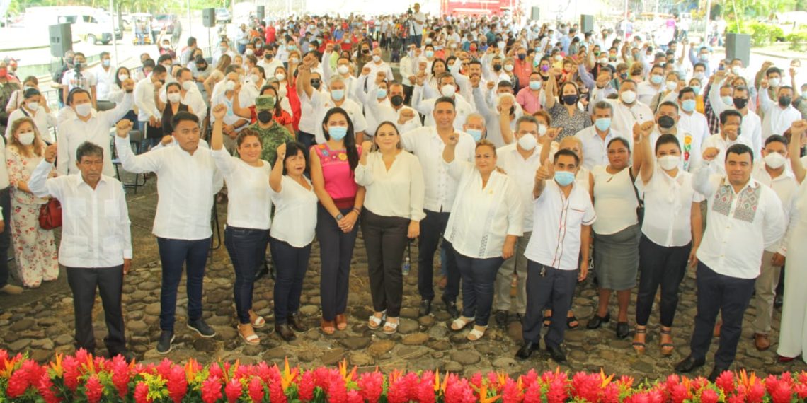 Rinde Protesta como Presidente Municipal de Tuxtla Chico para el periodo 2021-2024 Julio Enrique Gamboa Altuzar.