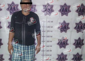 Detienen a sujeto con cuchillo.