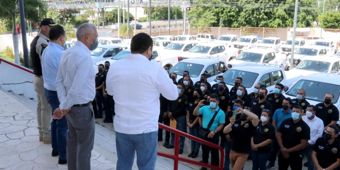 Fortalece FGE a la Policía Especializada con nuevos vehículos.