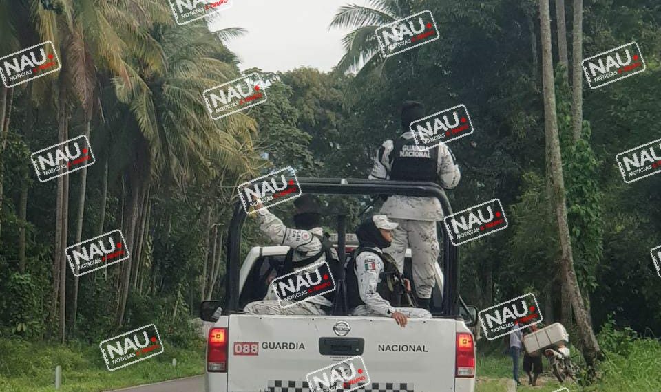 Aseguran a 12 migrantes Extra continentales que viajaban en taxi.