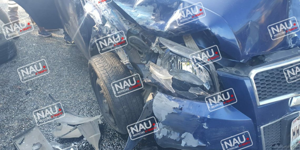 Choque de tres vehículos solo deja daños.