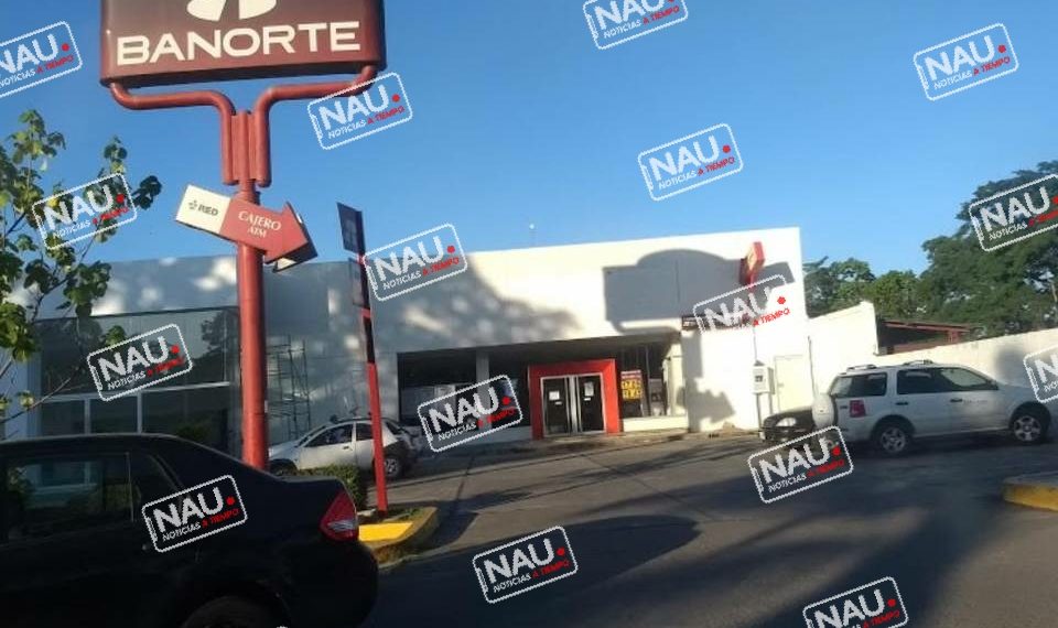 Dos delincuentes en motocicleta se roban 100 mil pesos.