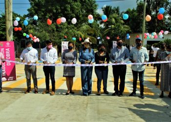 INAUGURA ROSY URBINA CALLES NUEVAS EN LA COLONIA TEÓFILO ACEBO I