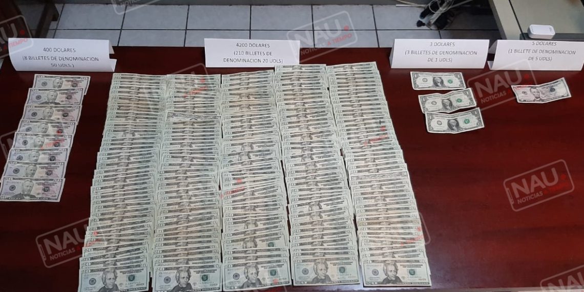 Llevaba casi 5 mil dólares que no pudo acreditar