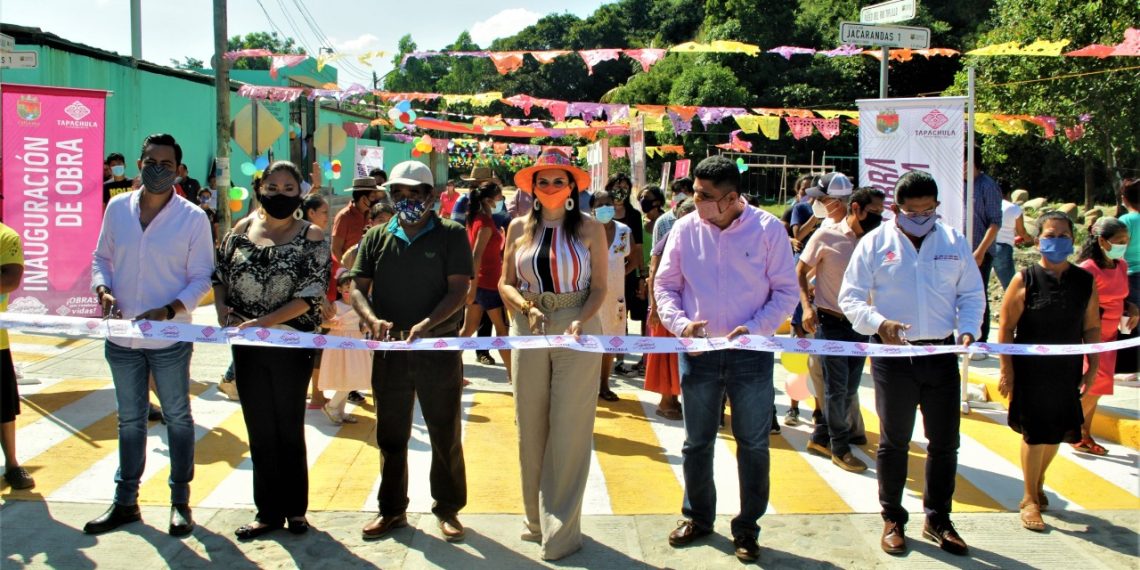 ENTREGA AYUNTAMIENTO DE TAPACHULA NUEVA OBRA DE PAVIMENTACIÓN MIXTA EN COLONIA GRANJAS EL PARAÍSO