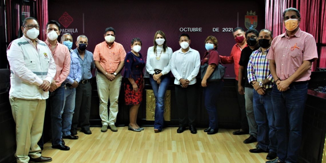 SE REÚNE ROSY URBINA CON INTEGRANTES DE LA FSTSE