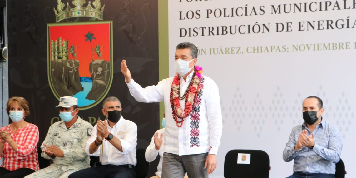 En Unión Juárez, Rutilio inaugura el Centro de Monitoreo C4 y entrega equipamiento a policías