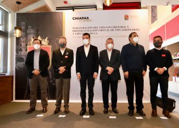 Asiste Rutilio Escandón a inauguración del restaurante VIPS en San Cristóbal de Las Casas
