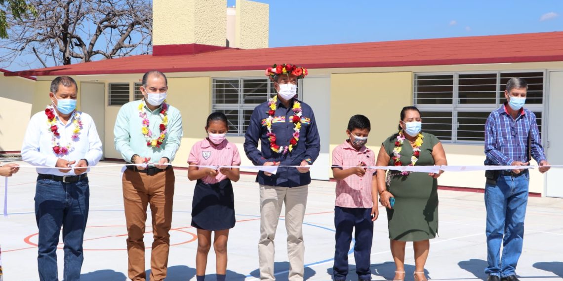 Invertimos para garantizar espacios educativos seguros y funcionales: Rutilio Escandón