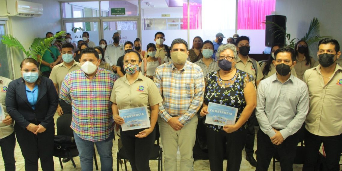 ENTREGAN RECONOCIMIENTO A PARTICIPANTES DEL TALLER DE TRÁMITES ADUANALES PARA EL PROCESO DE EXPORTACIÓN