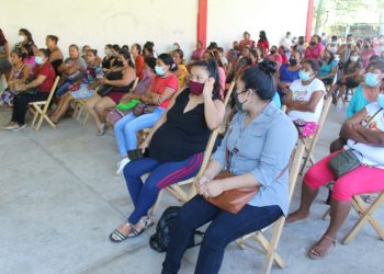 Entrega SMDIF Tuxtla Chico apoyos del programa “Huertos familiares comunitarios, enseres domésticos”