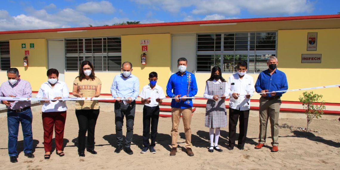 Rutilio Escandón beneficia a estudiantes de la Telesecundaria 263 con nuevos espacios