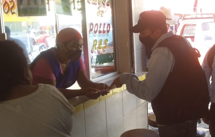 SE REALIZA CAMPAÑA “NO ME CONFÍO, USO CUBREBOCA” EN MERCADOS DE TAPACHULA