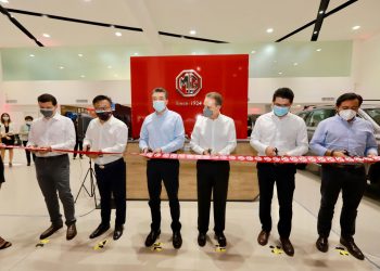 Rutilio Escandón reconoce a Grupo Farrera por fortalecer la economía de Chiapas