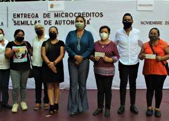 ENTREGAN APOYOS DEL PROGRAMA “SEMILLAS DE AUTONOMÍA” A MUJERES DE TAPACHULA