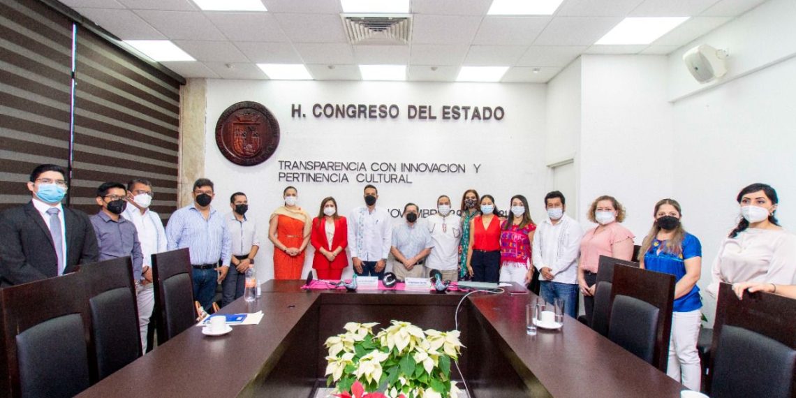 Presentan portal: “Micro sitio transparencia con pertinencia cultural” en Congreso del Estado