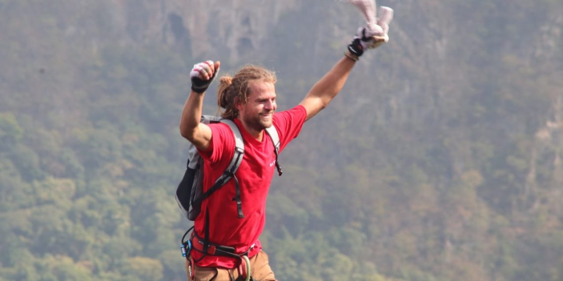 En el Cañón del Sumidero, Rutilio Escandón atestigua récord mundial del equilibrista Alexander Schulz