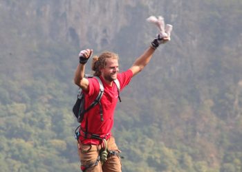 En el Cañón del Sumidero, Rutilio Escandón atestigua récord mundial del equilibrista Alexander Schulz