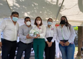 Entrega de Apoyos Alimentarios.