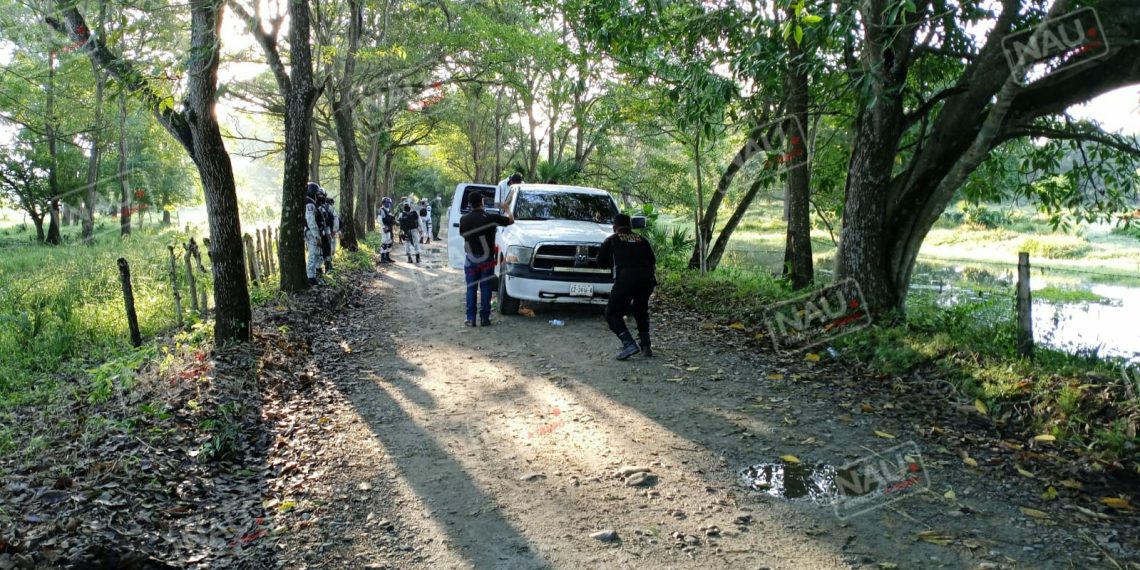 Fueron dos camionetas baleadas por la Guardia Nacional.