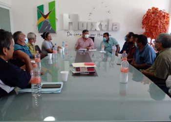 El Presidente Municipal Carlos Eduardo Salazar Gam ; acompañado del Director de Tránsito y Vialidad Municipal; Ramón Vázquez Canizales, atendieron en la sala de Cabildo a empresarios del Sector transporte, donde se dieron a conocer diversos puntos en este  tenor.