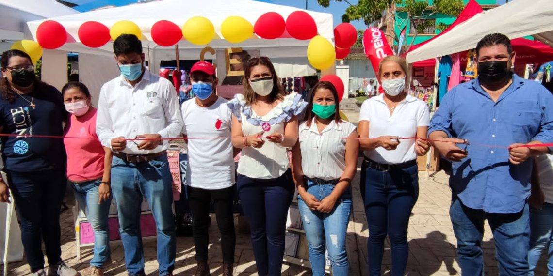 El H. Ayuntamiento Municipal que preside el C.P. Carlos Eduardo Salazar Gam; en Coordinación con el DIF Municipal que Preside Lic. Georgina Coutiño Verdugo; llevan a cabo el ¡BUEN FIN!