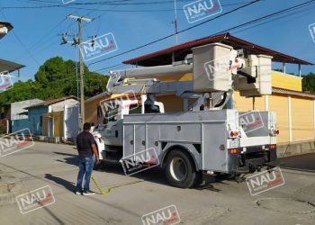 Se rompe cable de alta tensión de la CFE.