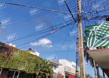 Se quema transformador en Tapachula y causa incendio en una casa.