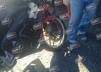 Vehículo no identificado atropella a motociclista.