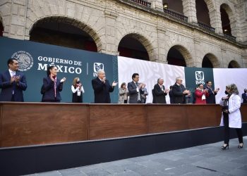 AMLO respalda trabajo de Zoé Robledo en el IMSS