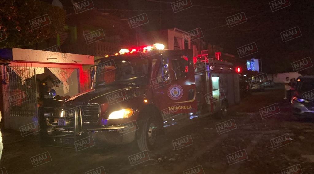 Veladora ocasiona incendio en la planta alta de un domicilio en Laureles de Tapachula